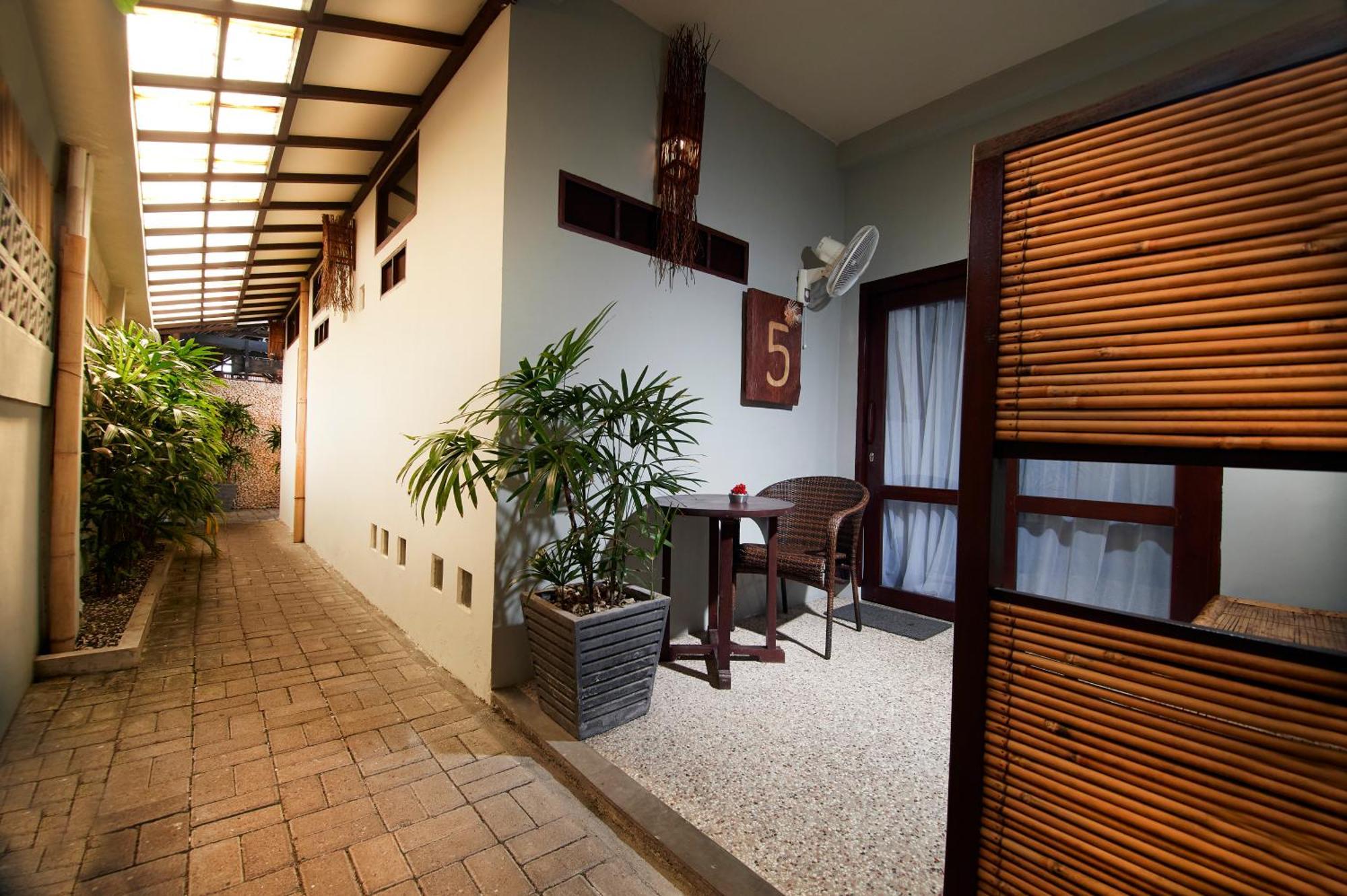 Cocotinos Lembeh A Boutique Dive Lodge Bitung Dış mekan fotoğraf